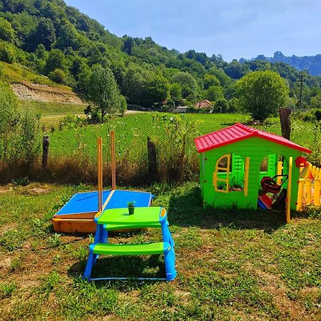 Luna Rock Glamping Brezoi - Blue Scai Hotel Exterior photo