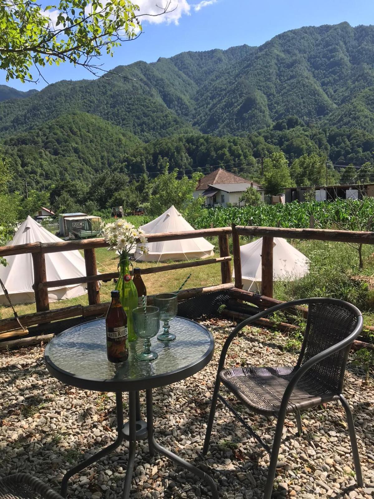 Luna Rock Glamping Brezoi - Blue Scai Hotel Exterior photo